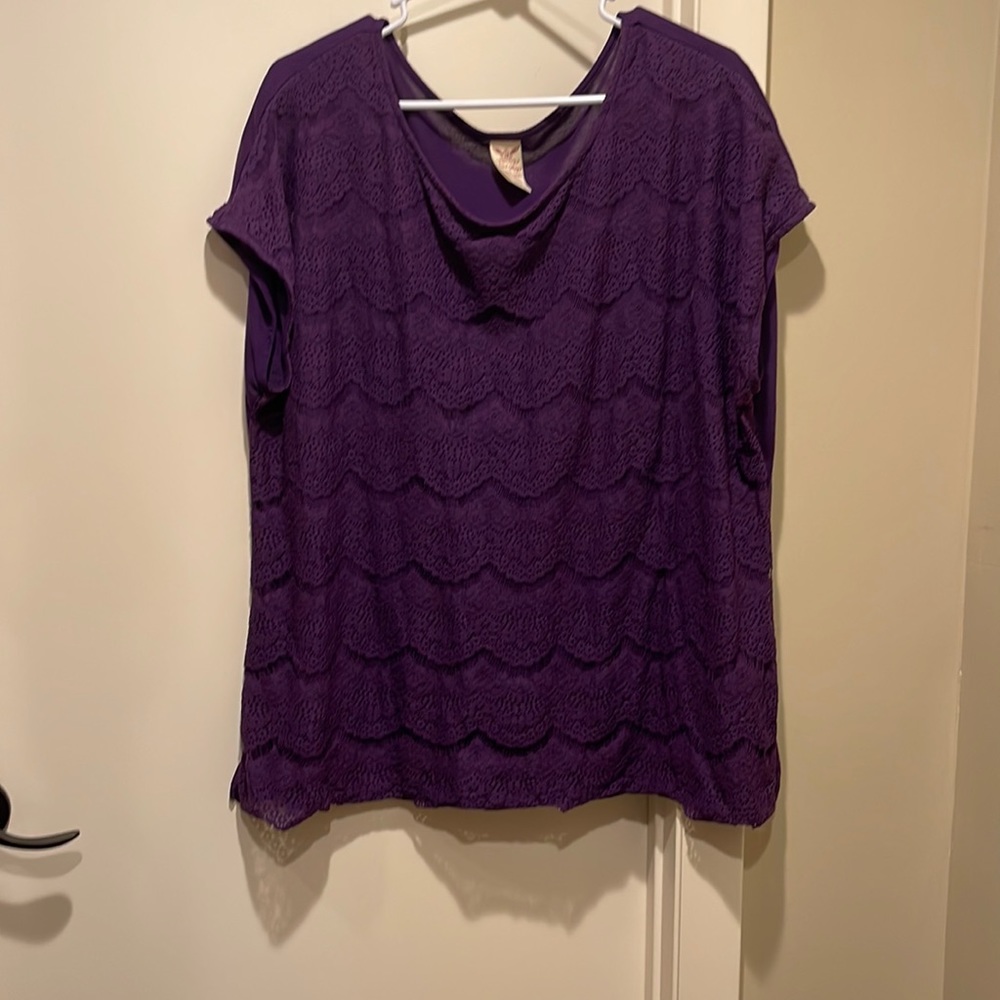 Beautiful purple Faded Glory top size 3X double lined front with lace detail